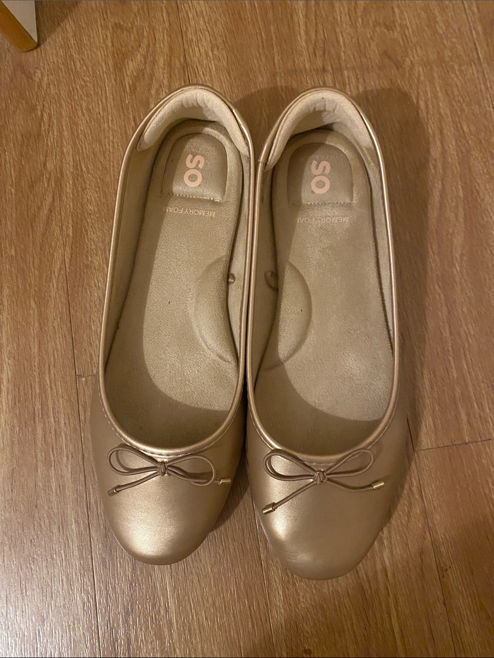 SO Women's Metallic Rose Gold Ballet Flats with Memory Foam Size 10 Like New